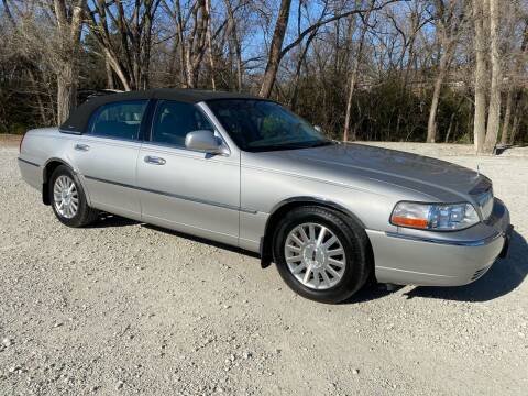2004 Lincoln Town Car for sale at Kansas Car Finder in Valley Falls KS