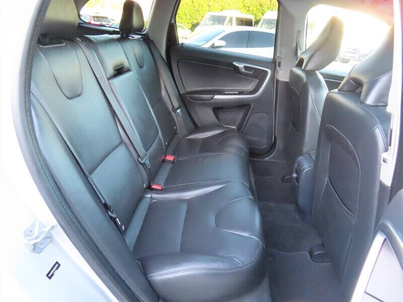 2016 Volvo XC60 T5 Drive-E Premier