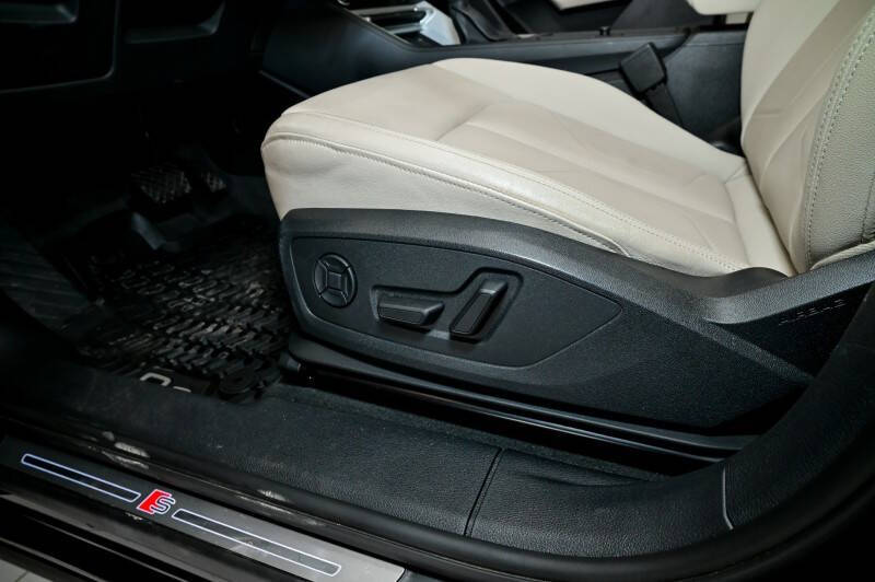 2021 Audi Q3 quattro S line Premium 45 TFSI