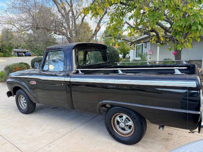 1965 Ford F-100