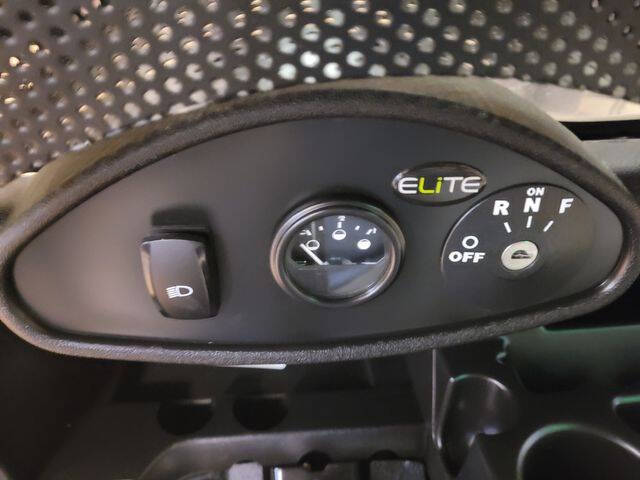 2021 E-Z-GO RXV Elite    Lithium