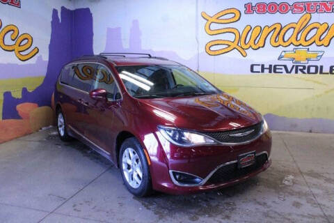 2017 Chrysler Pacifica Touring-L