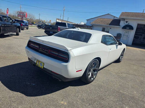 2016 Dodge Challenger SXT Plus