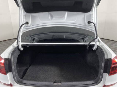 2017 Volkswagen Passat 1.8T R-Line