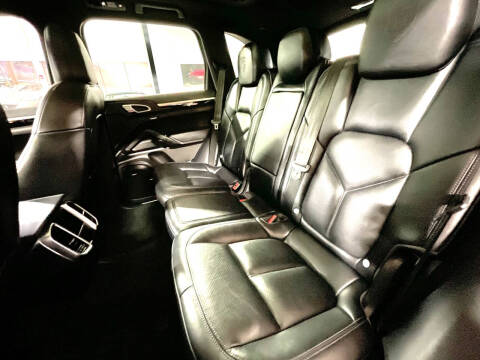 2018 Porsche Cayenne Platinum Edition