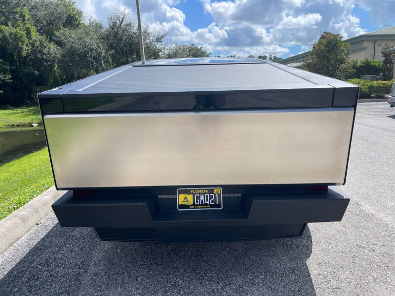 2024 Tesla Cybertruck