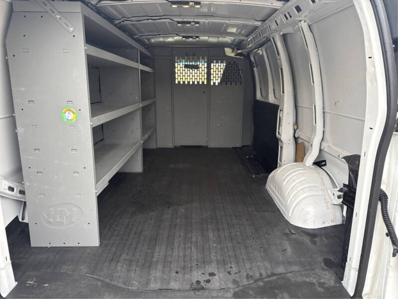 2022 Chevrolet Express 2500