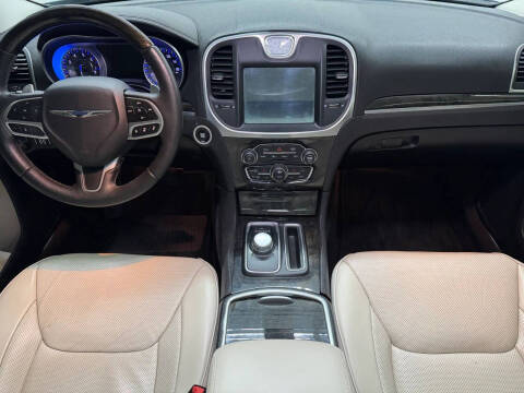 2017 Chrysler 300 C