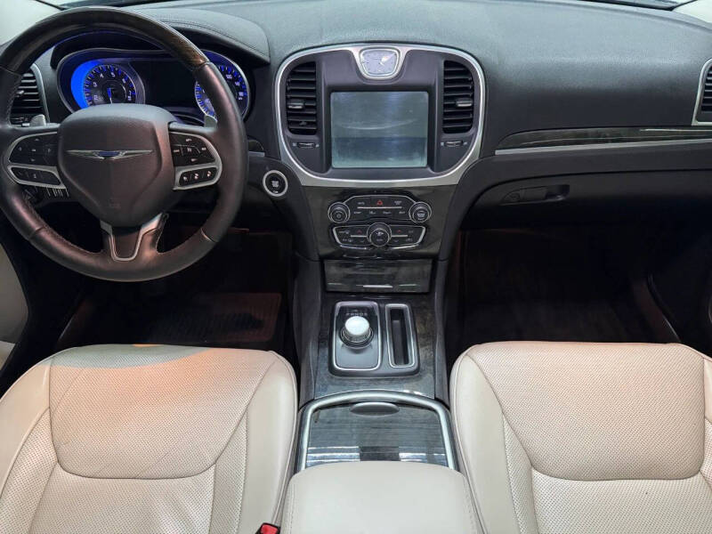 2017 Chrysler 300 C