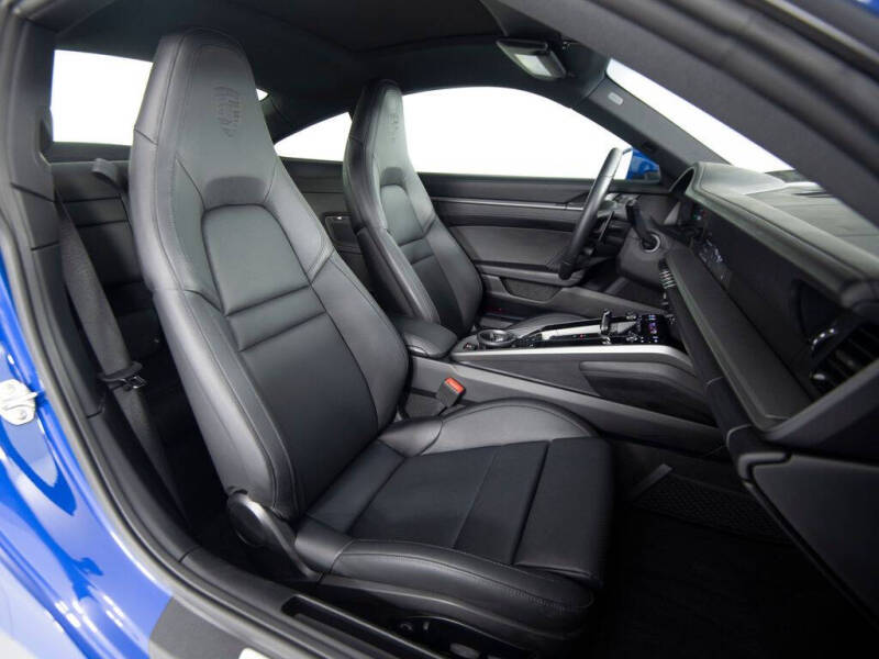 2025 Porsche 911 Carrera