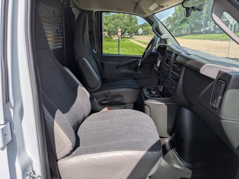 2025 Chevrolet Express 2500