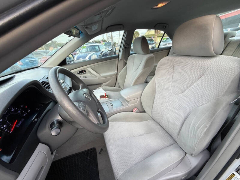 2011 Toyota Camry LE