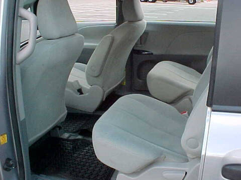 2011 Toyota Sienna Base 7-Passenger