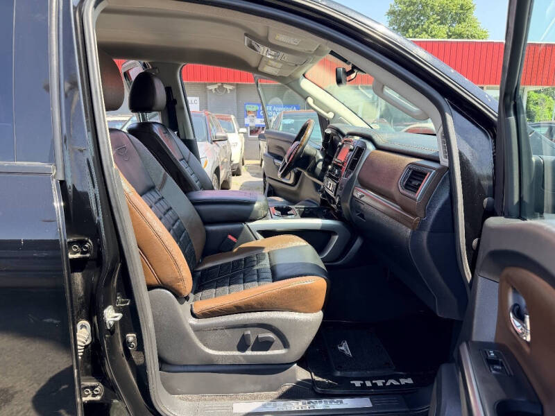 2017 Nissan Titan Platinum Reserve