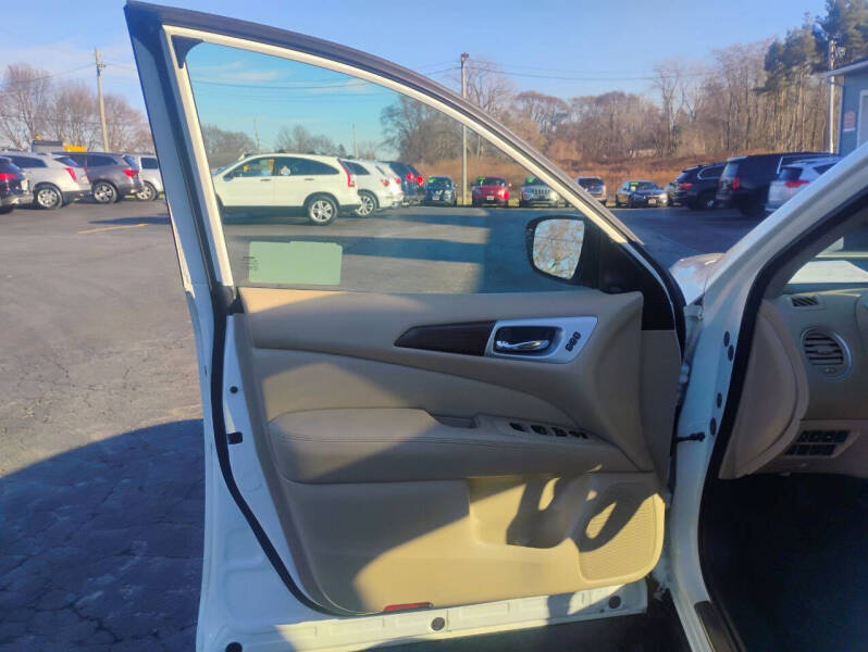 2017 Nissan Pathfinder Platinum