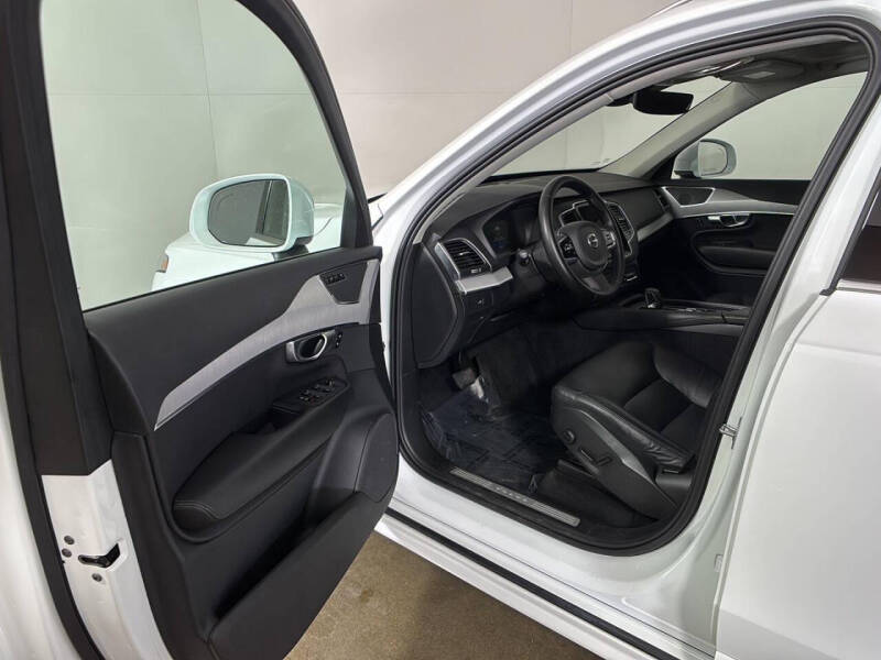 2023 Volvo XC90 B5 Core