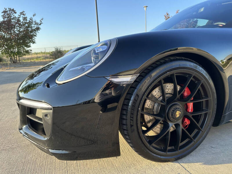2017 Porsche 911 Carrera GTS