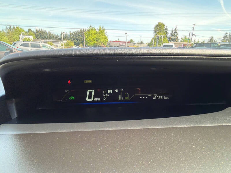 2014 Toyota Prius v Three