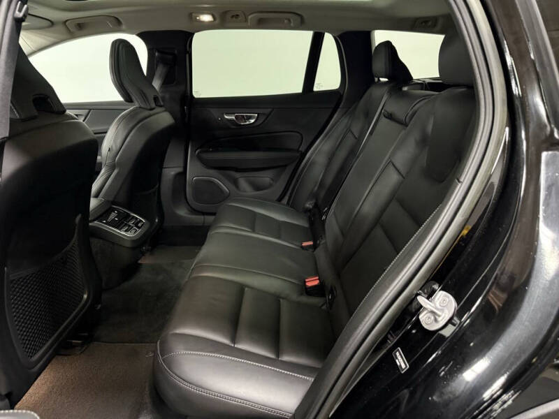 2023 Volvo V60 Cross Country B5 Ultimate