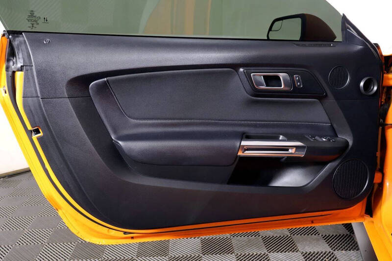 2020 Ford Mustang EcoBoost