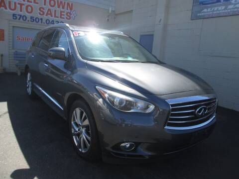 2013 Infiniti JX35 for sale at Small Town Auto Sales in Hazleton PA