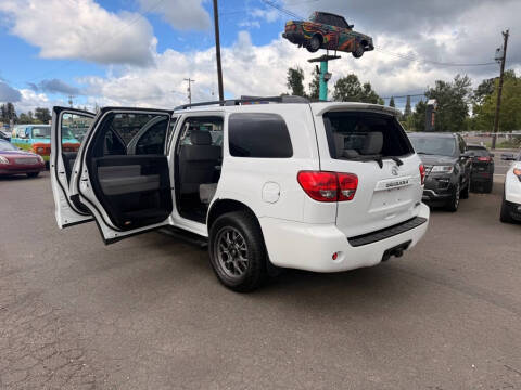 2016 Toyota Sequoia SR5