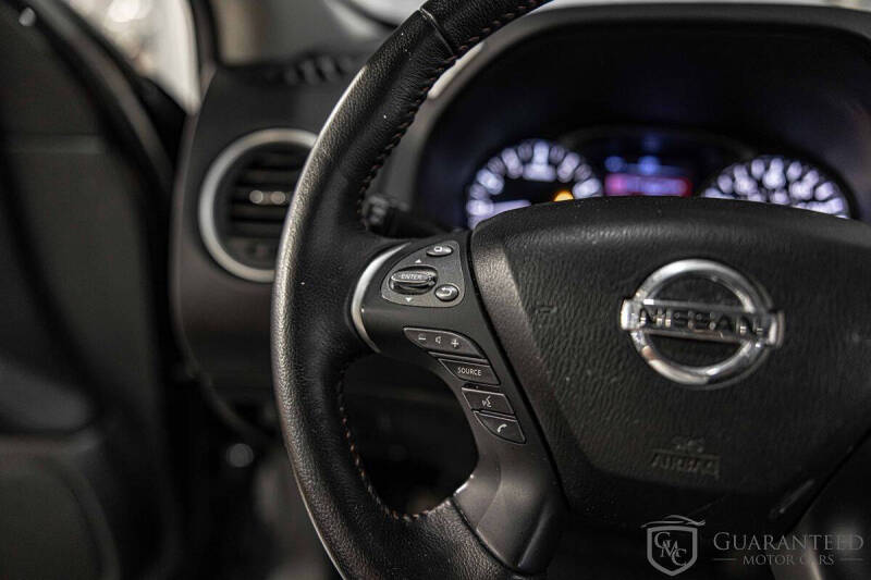 2020 Nissan Pathfinder SV