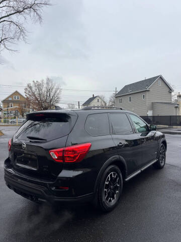 2020 Nissan Pathfinder SL