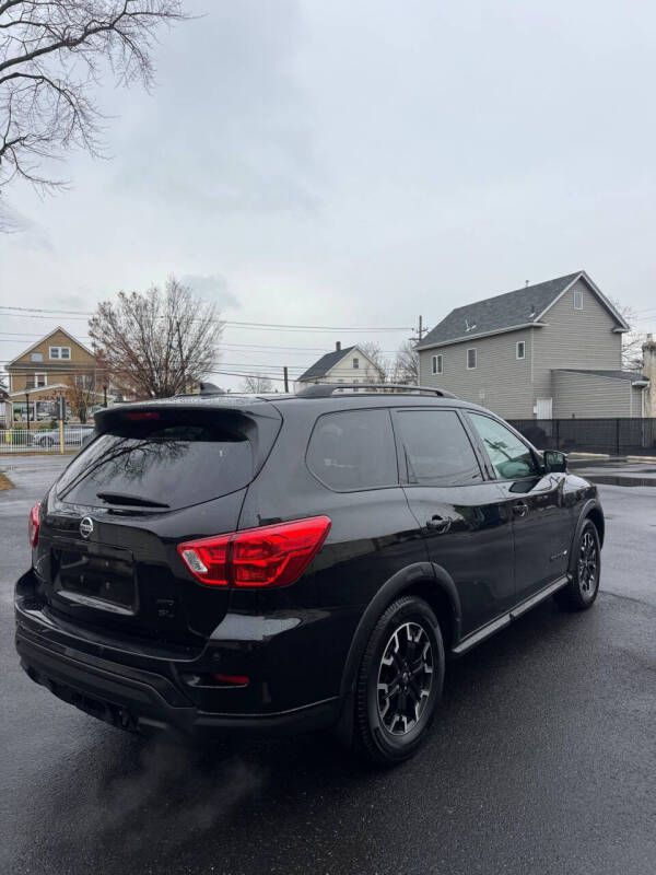 2020 Nissan Pathfinder SL