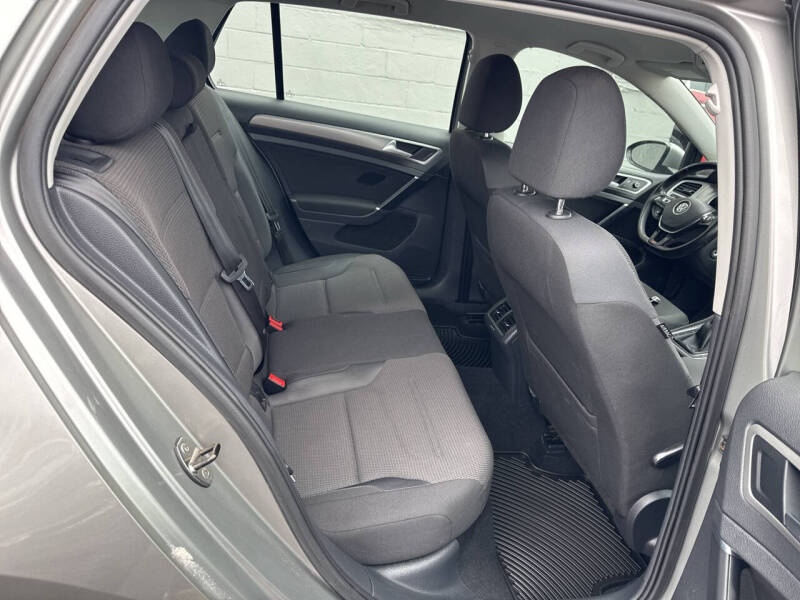 2017 Volkswagen Golf TSI S