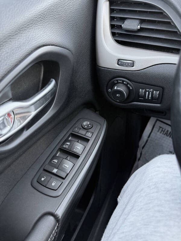 2017 Jeep Cherokee Latitude