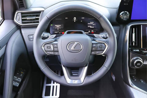 2025 Lexus LX 700h F SPORT Handling