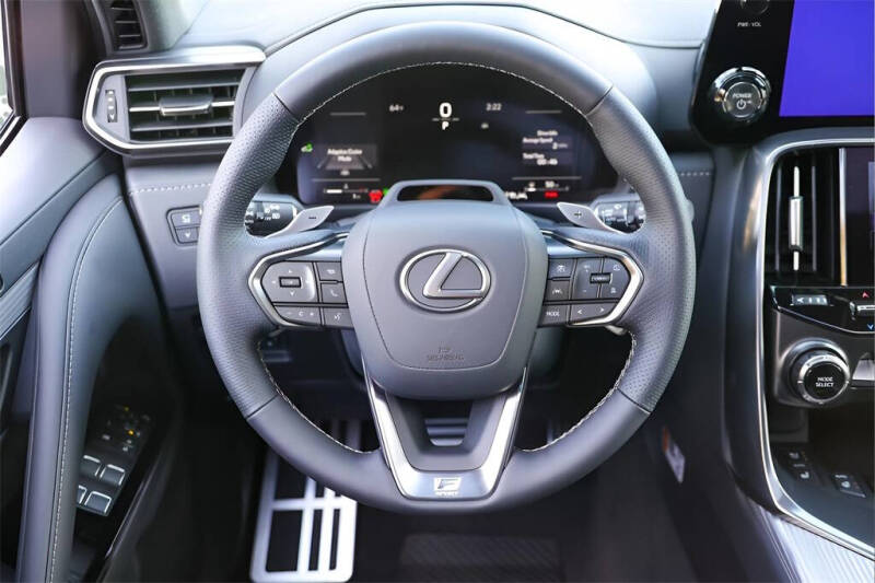 2025 Lexus LX 700h F SPORT Handling