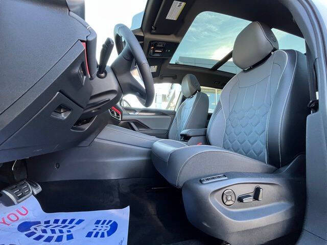 2025 Volkswagen Tiguan SEL R-Line 4Motion