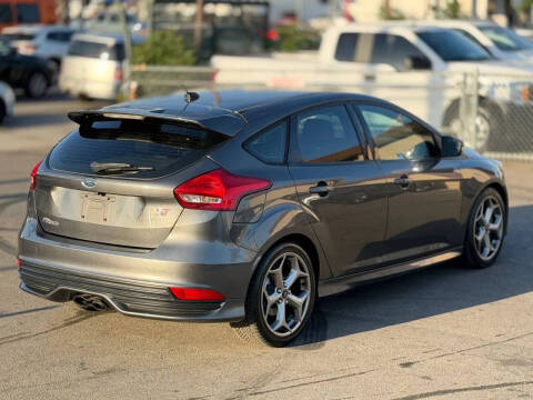2017 Ford Focus ST