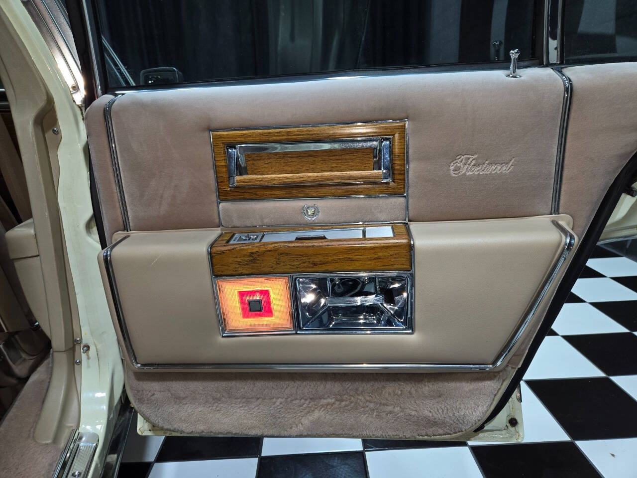 1981 Cadillac Fleetwood Brougham 70