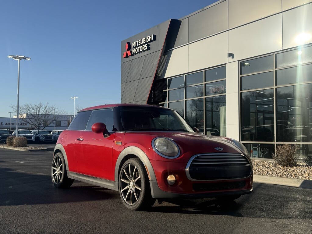 Red 2015 MINI Hardtop 2 Door Cooper Cooper 2dr Hatchback 1