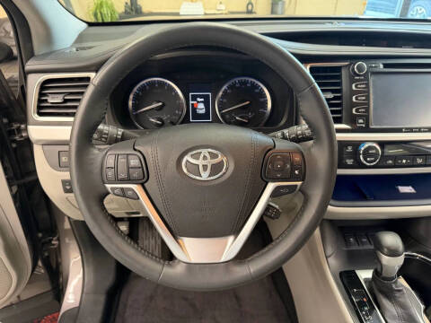 2016 Toyota Highlander Limited Platinum