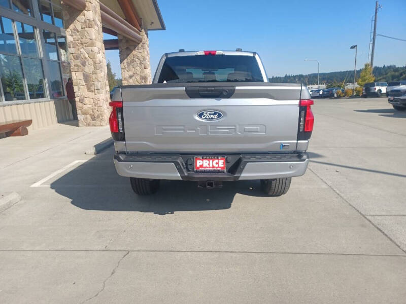 2025 Ford F-150 Lightning Flash