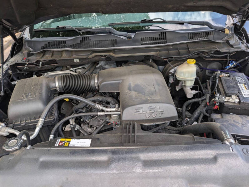 2016 RAM 1500 SLT
