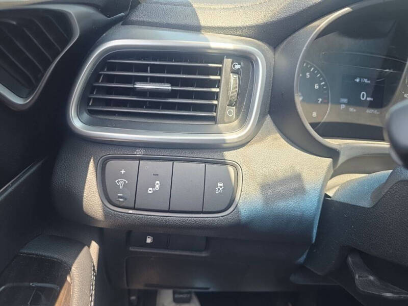 2019 Kia Sorento LX V6