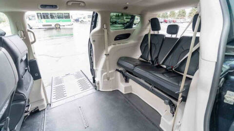 2021 Chrysler Pacifica Touring L