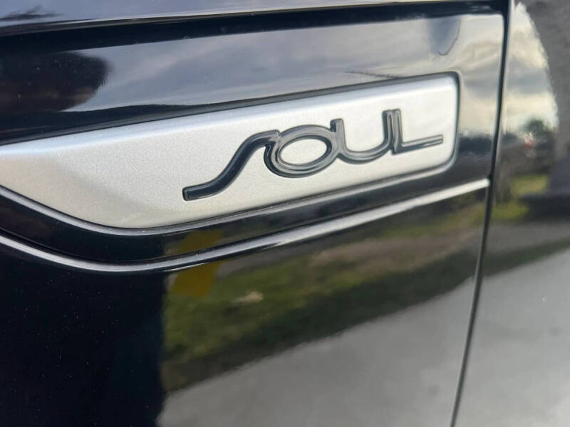 2019 Kia Soul +