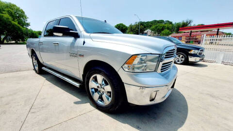 2016 RAM 1500 SLT