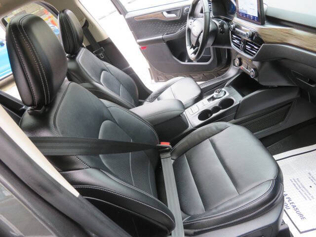 2020 Ford Escape Hybrid Titanium