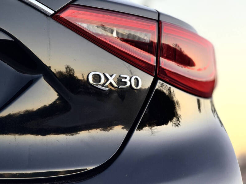 2018 Infiniti QX30 Premium