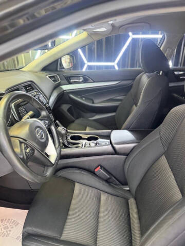 2017 Nissan Maxima