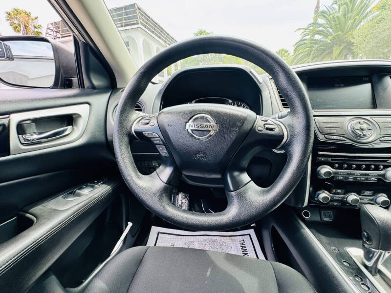 2019 Nissan Pathfinder SL