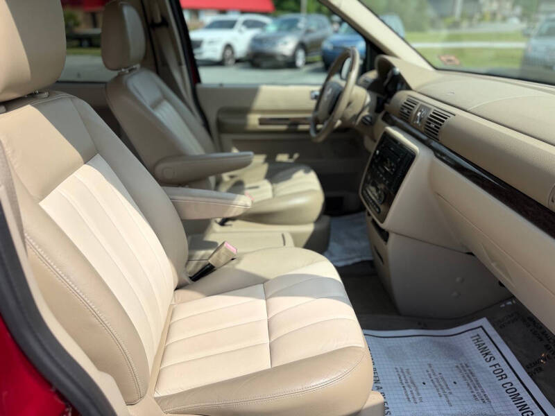 2005 Mercury Monterey Luxury