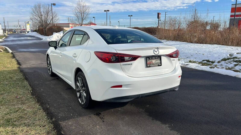 2018 Mazda MAZDA3 Touring